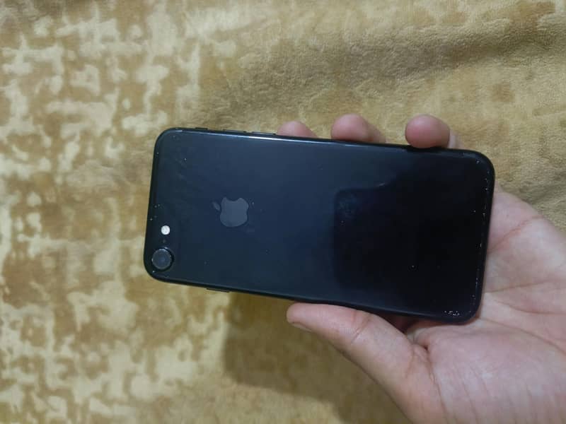 Apple iPhone 7 1