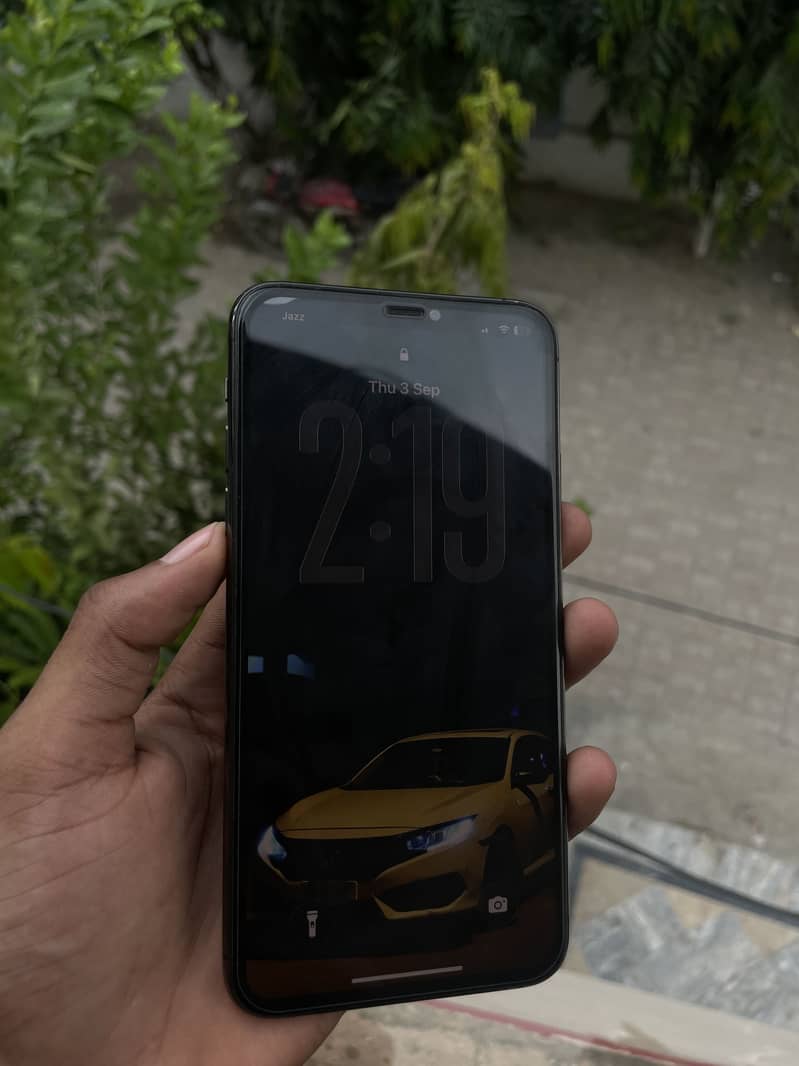 Apple iPhone 11 Pro Max 1