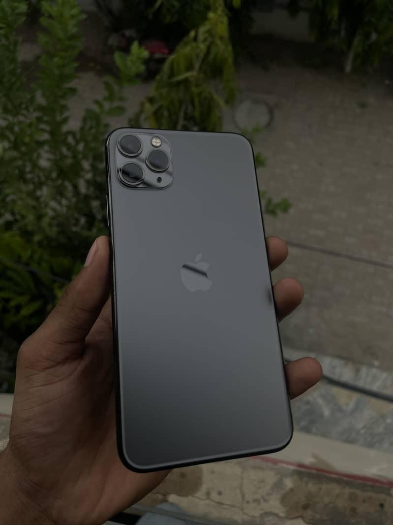 Apple iPhone 11 Pro Max 0