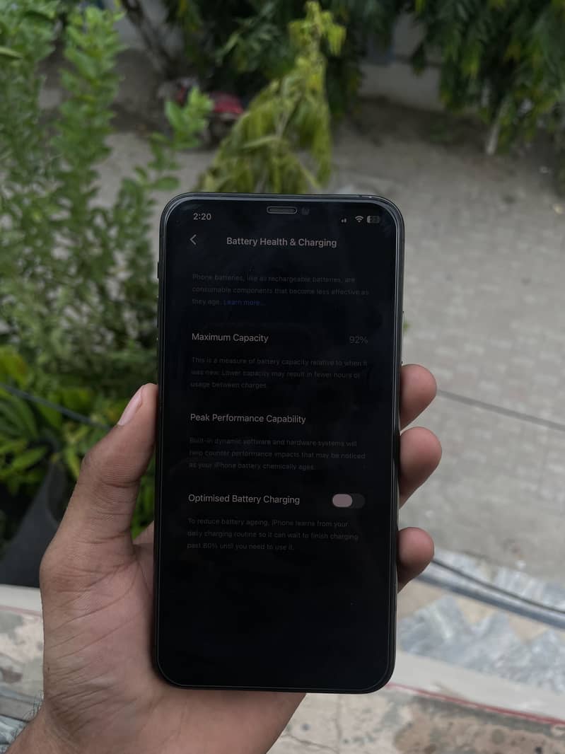 Apple iPhone 11 Pro Max 4