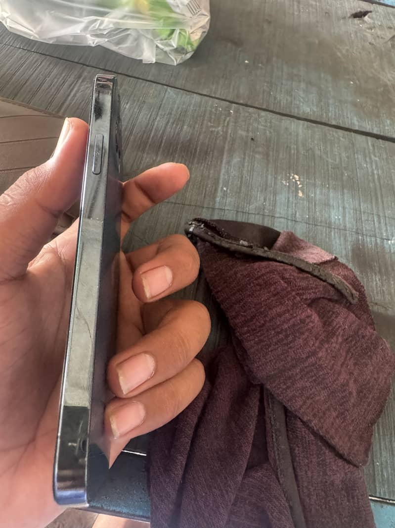 Apple iPhone 12 Pro 1