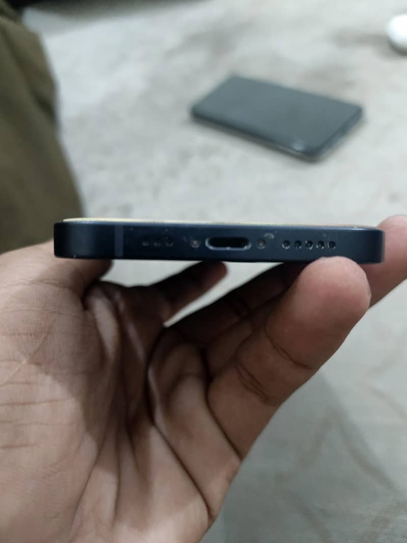 Apple iPhone 12 2