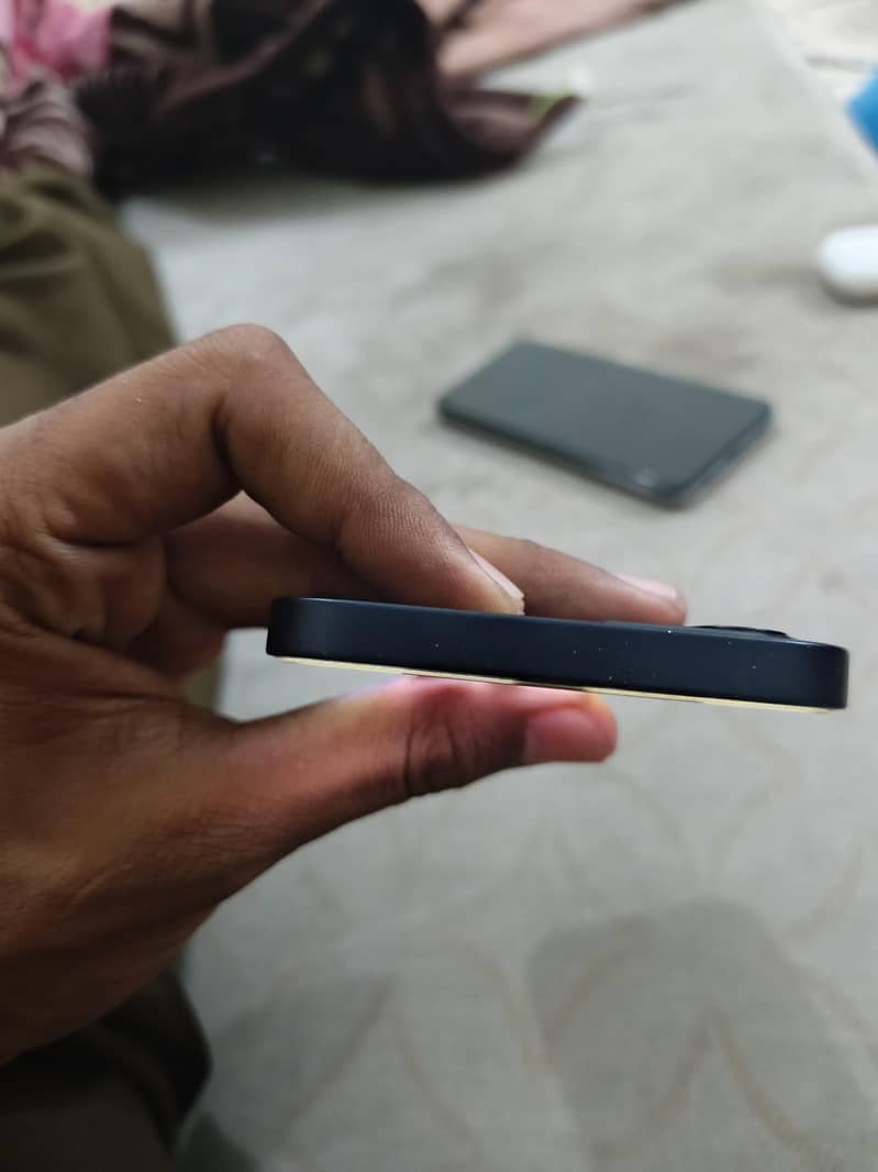 Apple iPhone 12 5