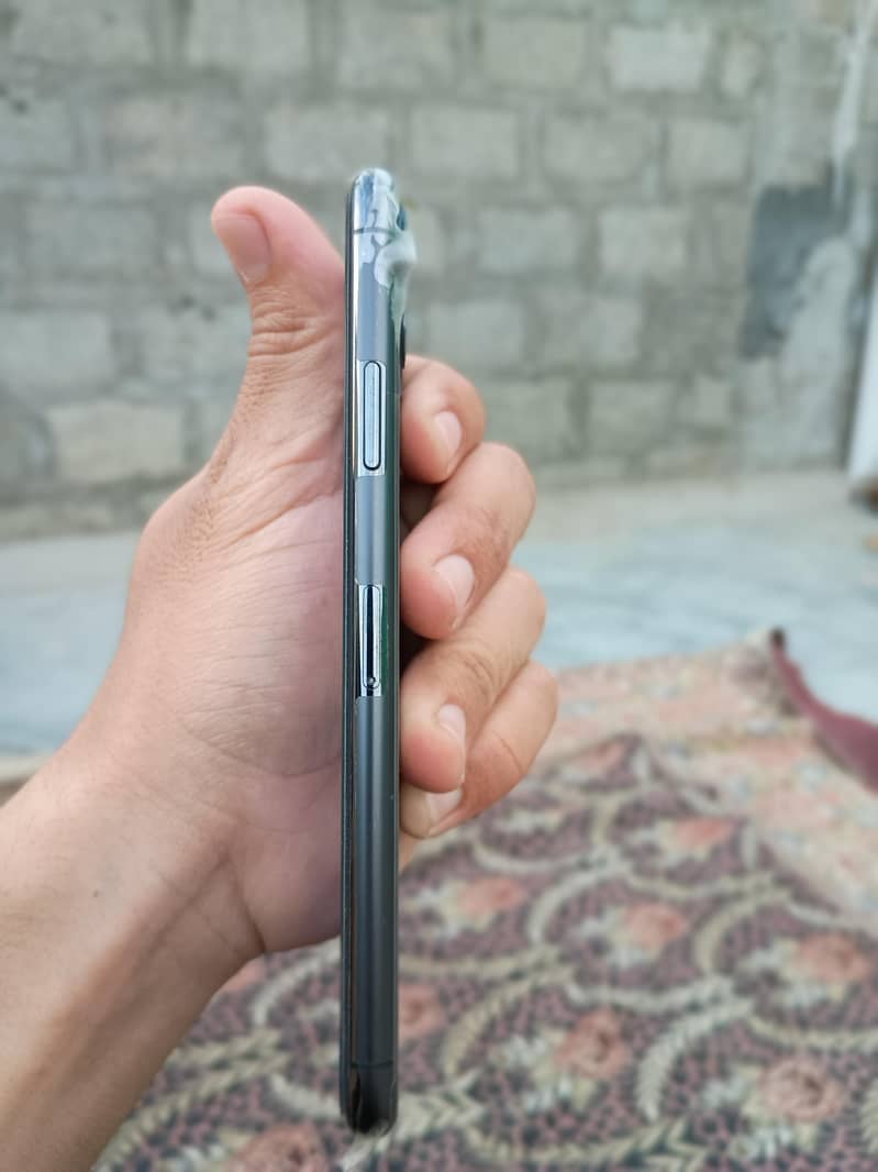 Apple iPhone 11 Pro Max 5