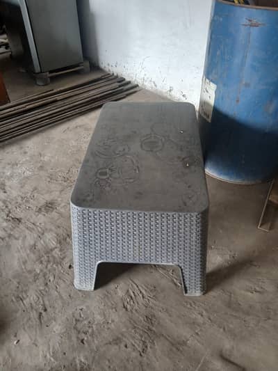 citizen plastic table