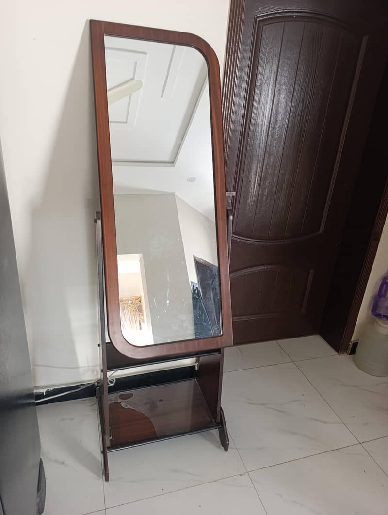 looking mirror 0