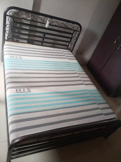 5 by 6.5 bed with mattress