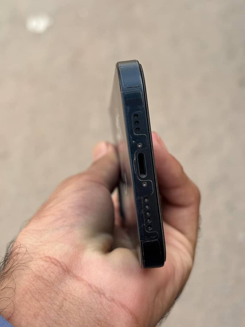 Apple iPhone 13 1