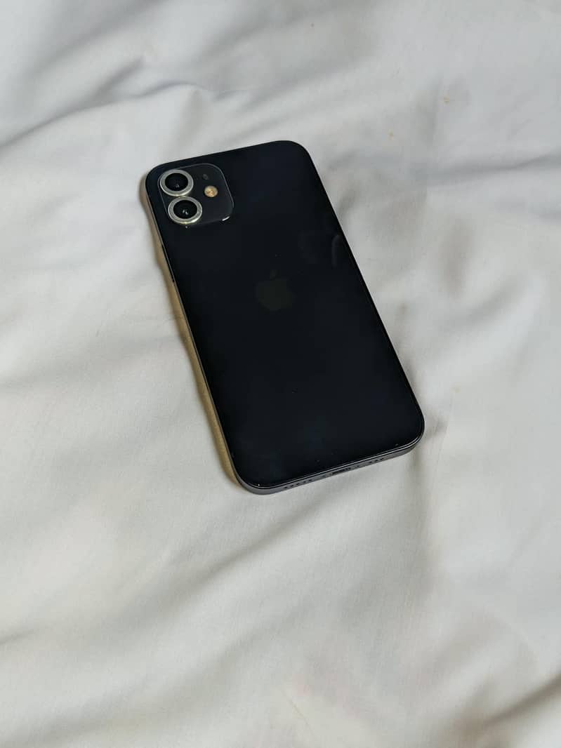 Apple iPhone 12 4