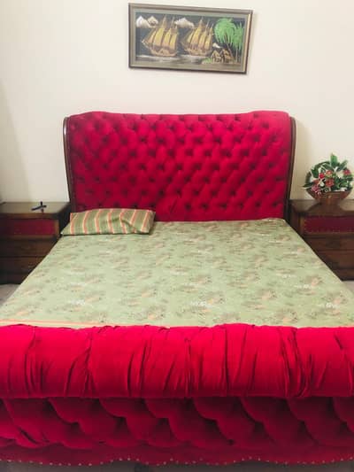 whole bed set with side tables too