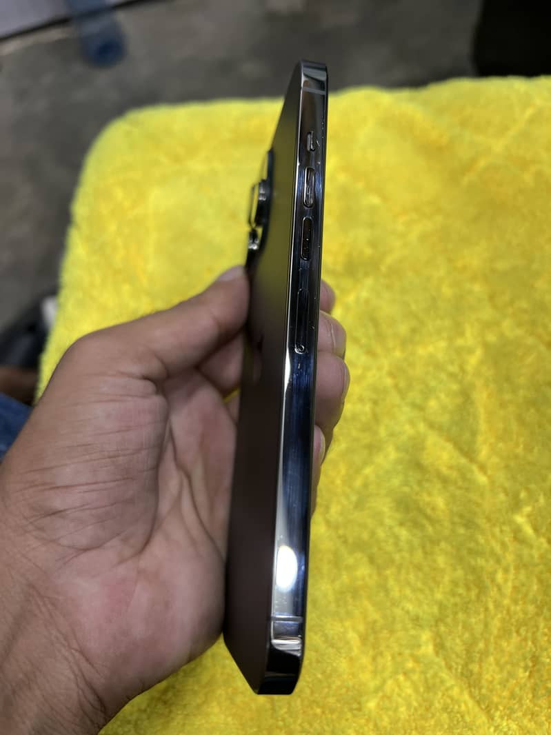 Apple iPhone 13 Pro Max 3