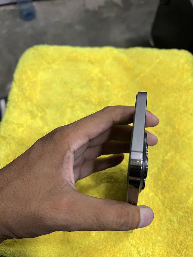 Apple iPhone 13 Pro Max 4