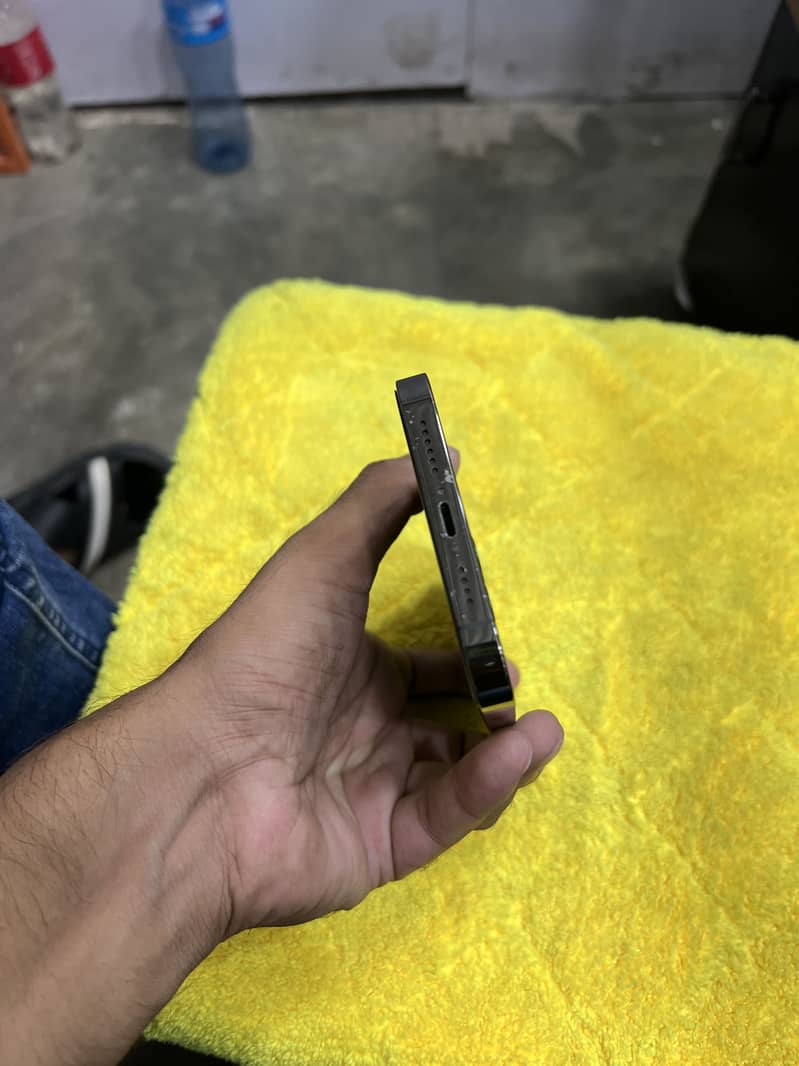 Apple iPhone 13 Pro Max 5