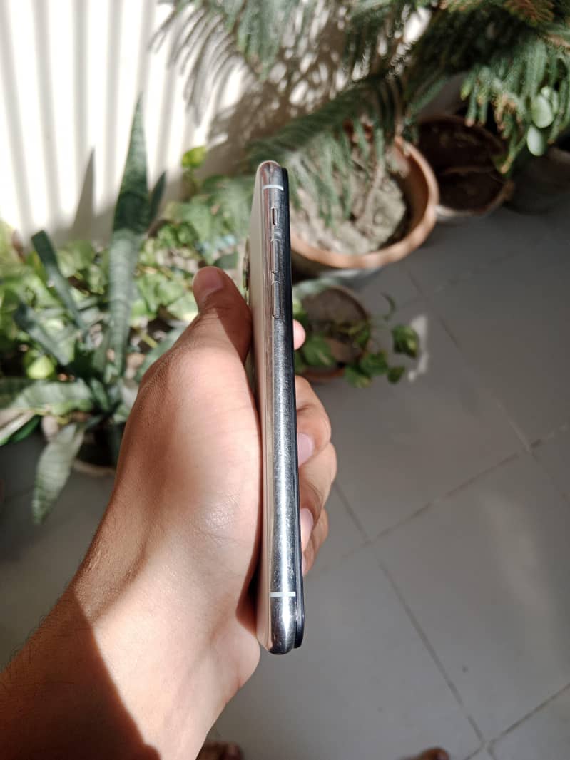 Apple iPhone 11 Pro 3