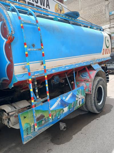 isuzu truck