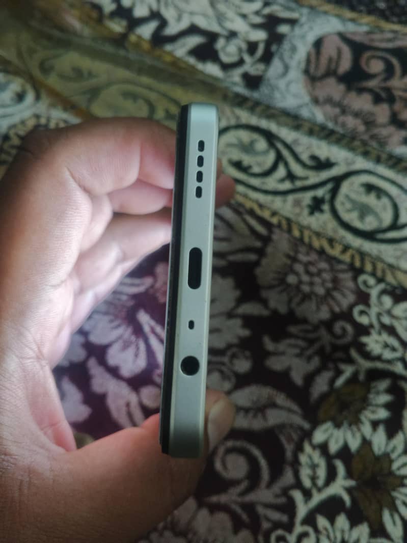 Realme C71 3