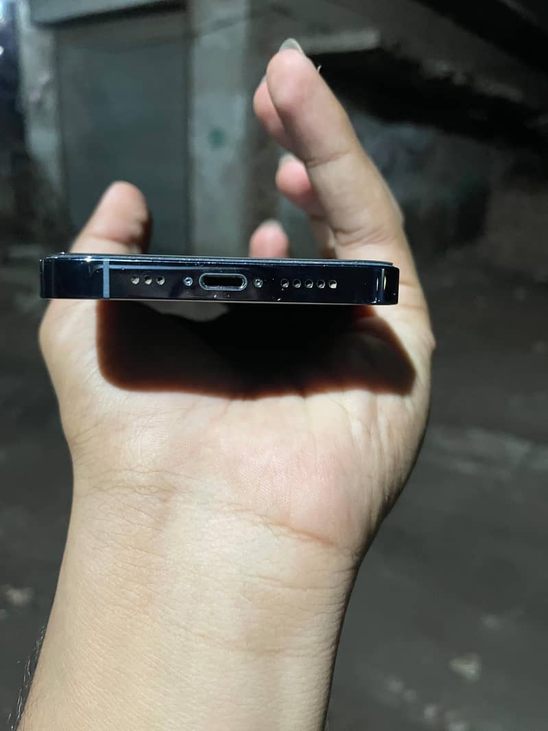 Apple iPhone 13 Pro 2