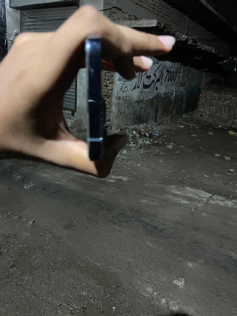 Apple iPhone 13 Pro 4