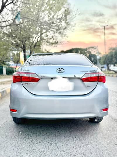 Toyota Corolla Altis 2015