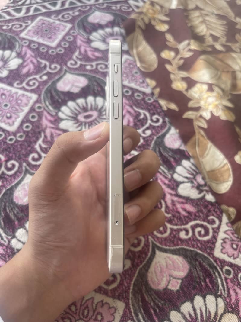 Apple iPhone 12 3