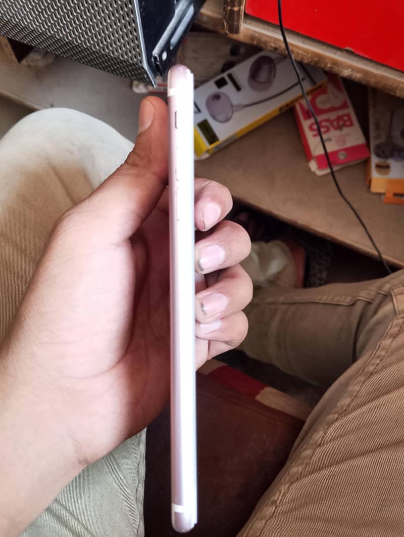 Apple iPhone 7 Plus 0