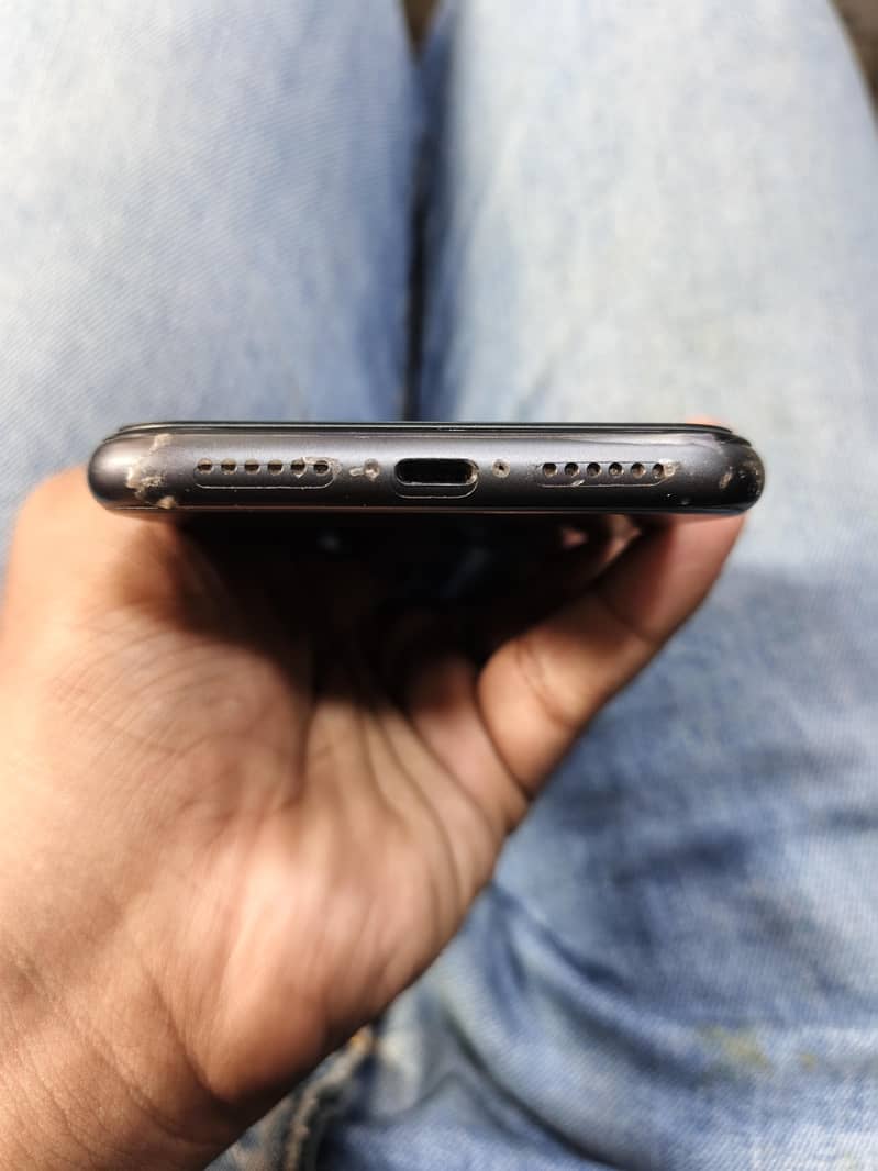 Apple iPhone 11 5