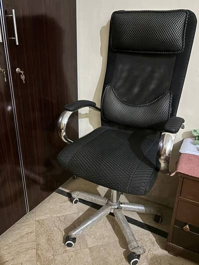 Rocking Office Chair | Comfortable Executive Chair | Excellent Conditi