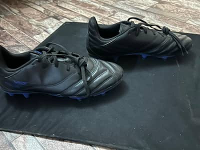 Football shoes