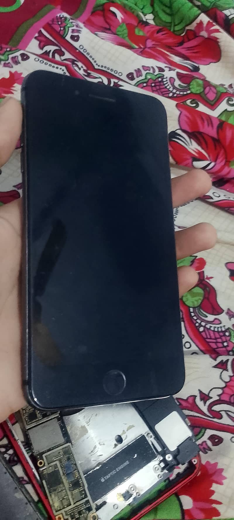 Apple iPhone 8 Plus 5