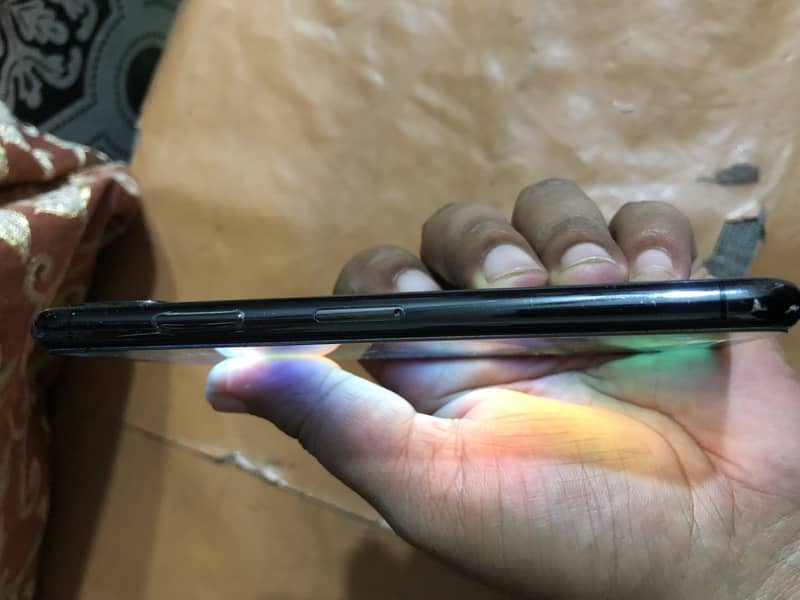 Apple iPhone X 4