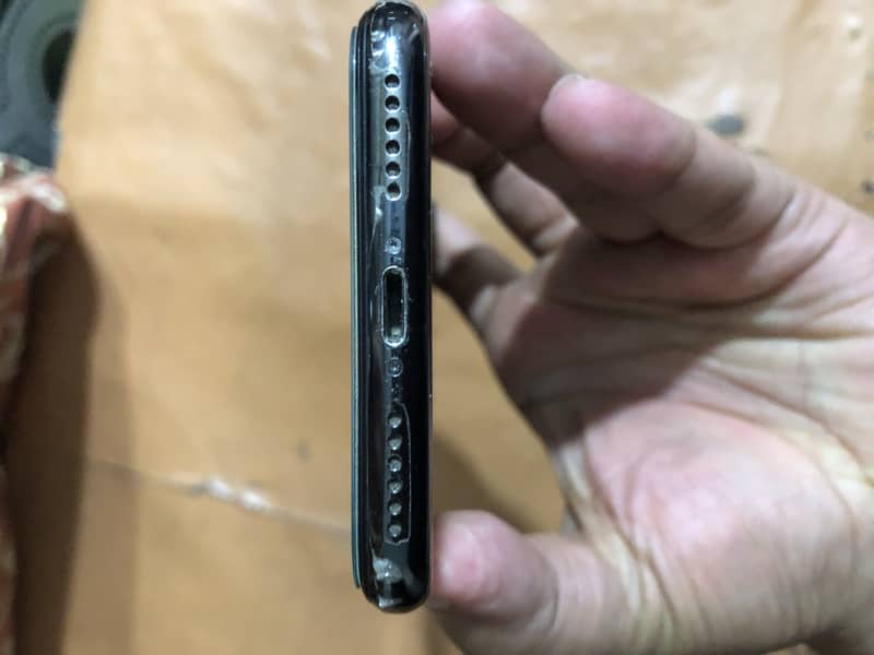 Apple iPhone X 5