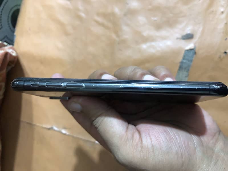 Apple iPhone X 6