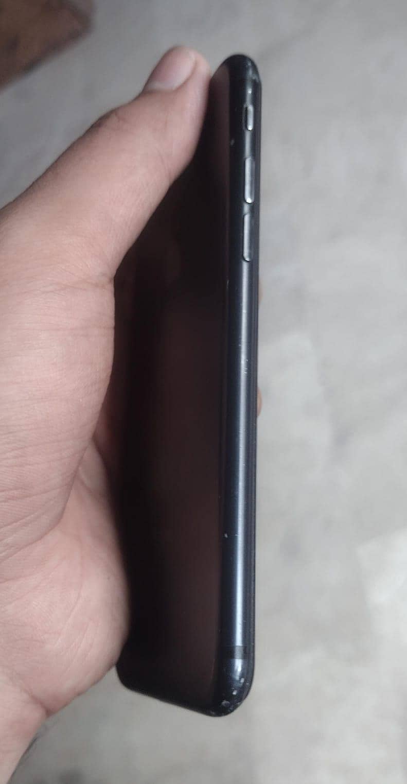 Apple iPhone 7 4