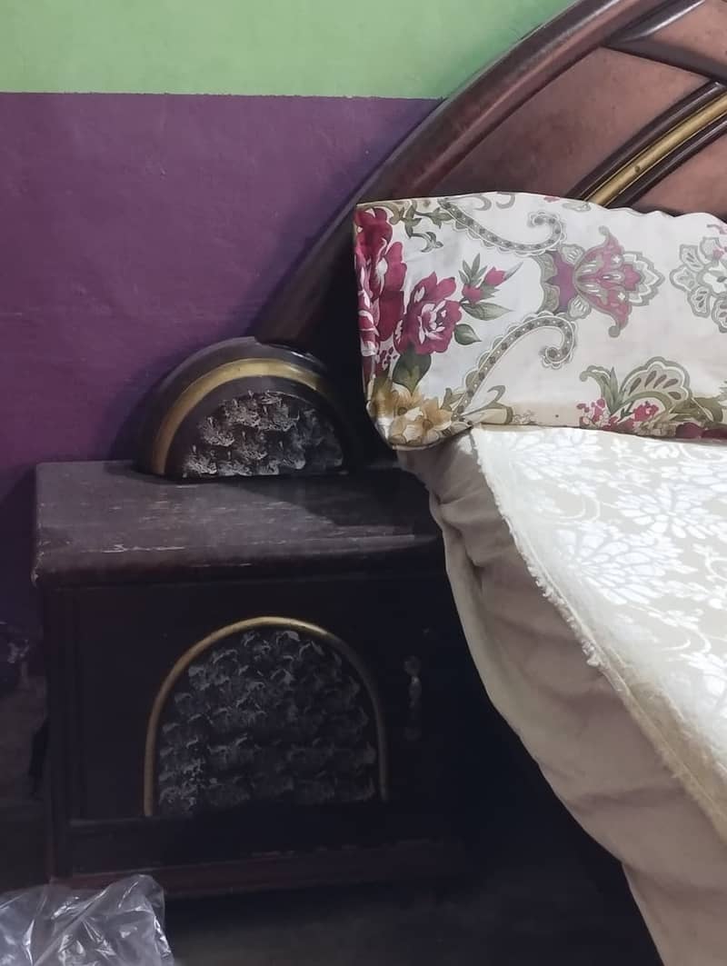 Bed Set And Dressing Table 2