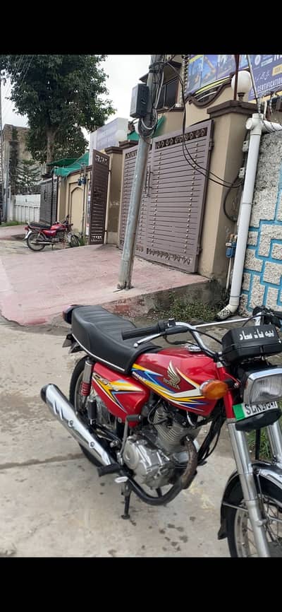 Honda 125 2019 model in good condition bio on the spot