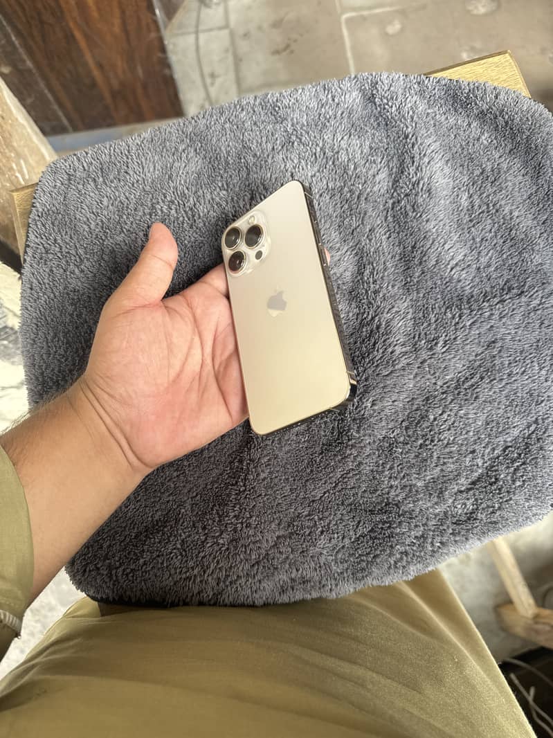 Apple iPhone 13 Pro 2
