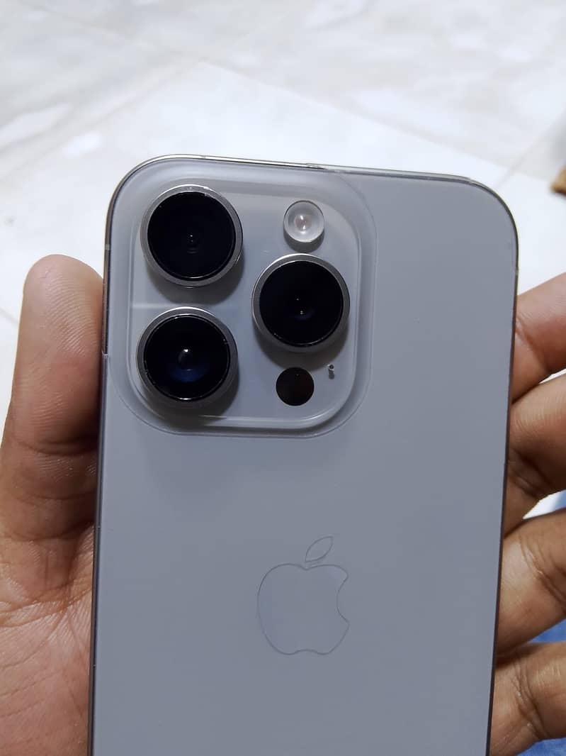 IPhone 15 Pro 4