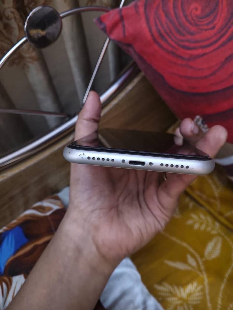 Apple iPhone 11 1