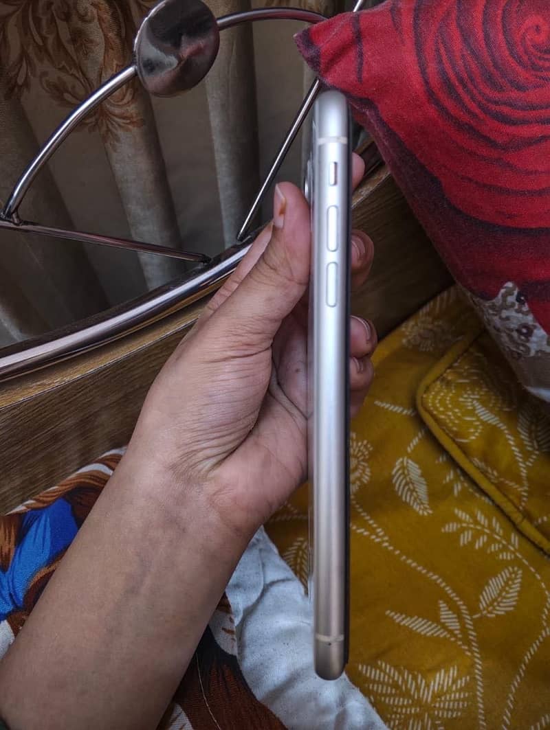 Apple iPhone 11 2