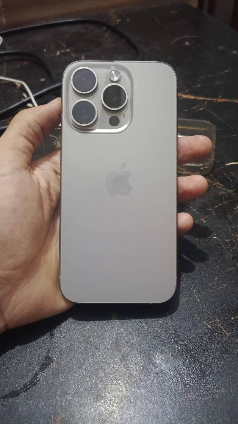Apple iPhone 15 Pro 0