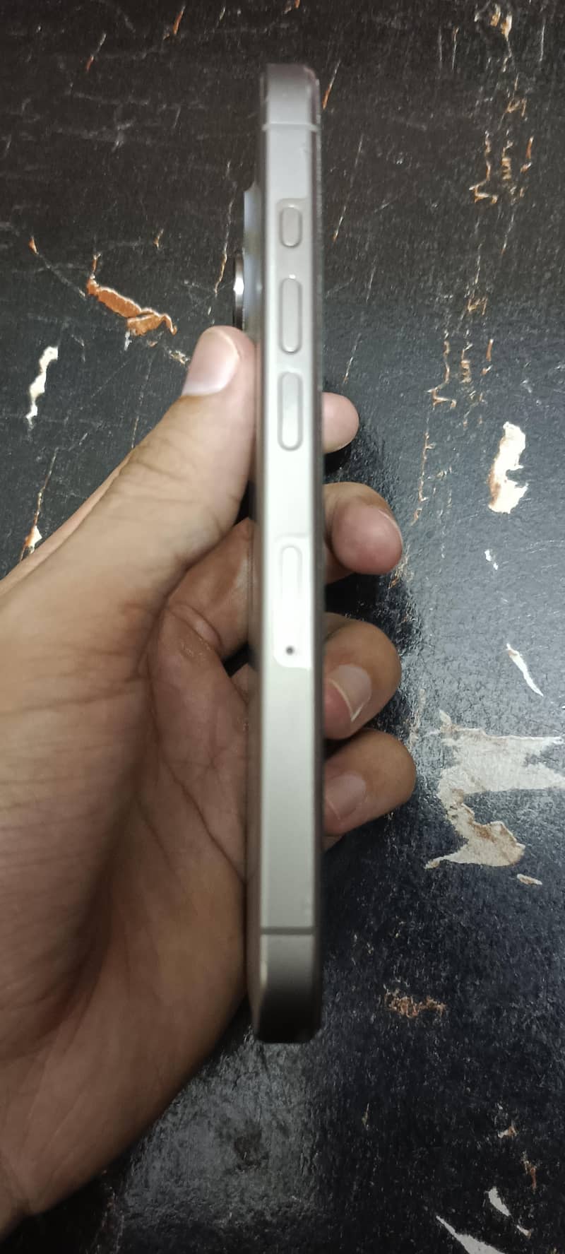 Apple iPhone 15 Pro 3