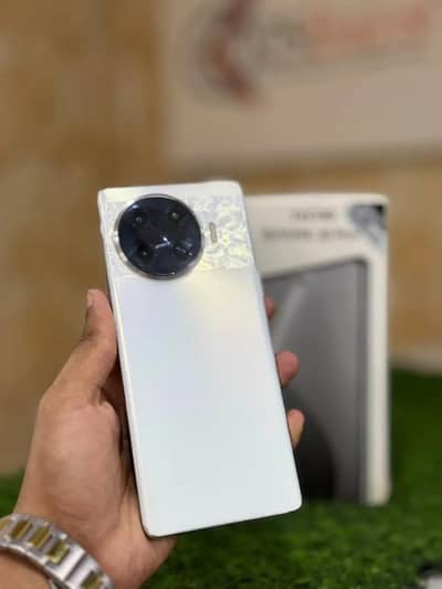 Tecno Spark 20 Pro Plus