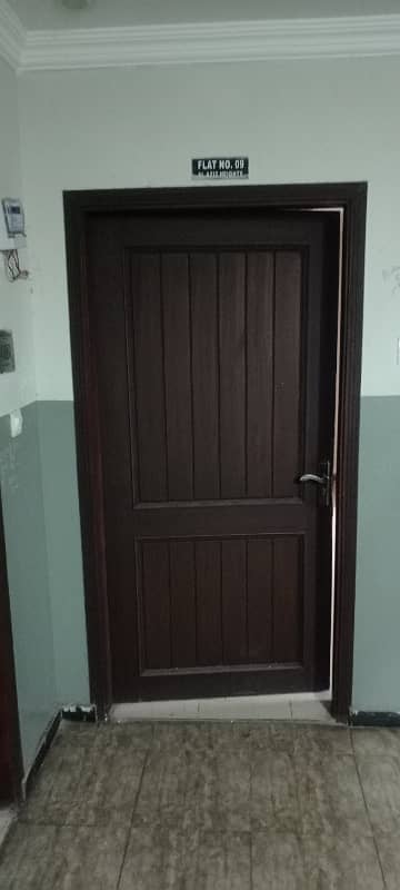 **2-Bed Apartment for Rent in Square Commercial Prime Location**