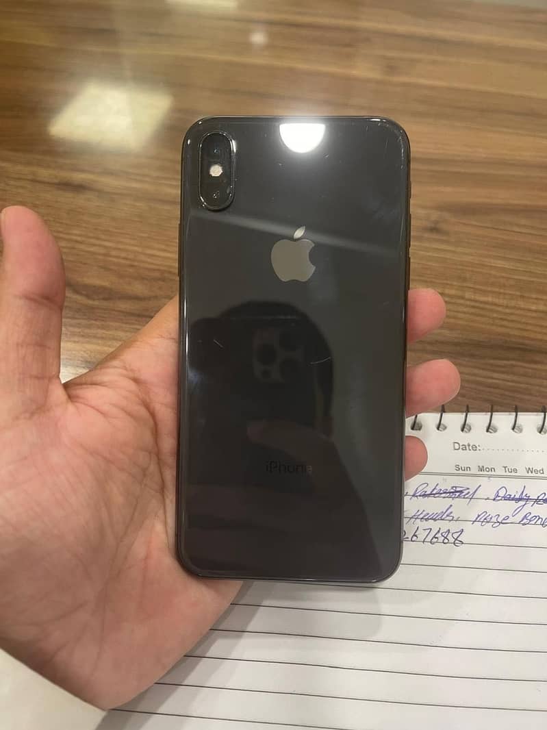 Apple iPhone X 4
