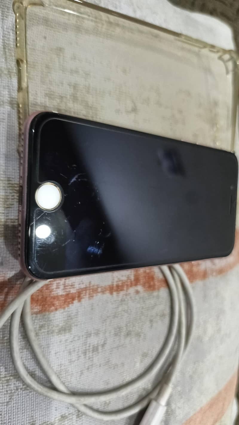 Apple iPhone 7 1