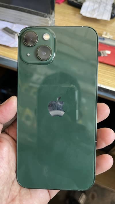 Apple iPhone 13