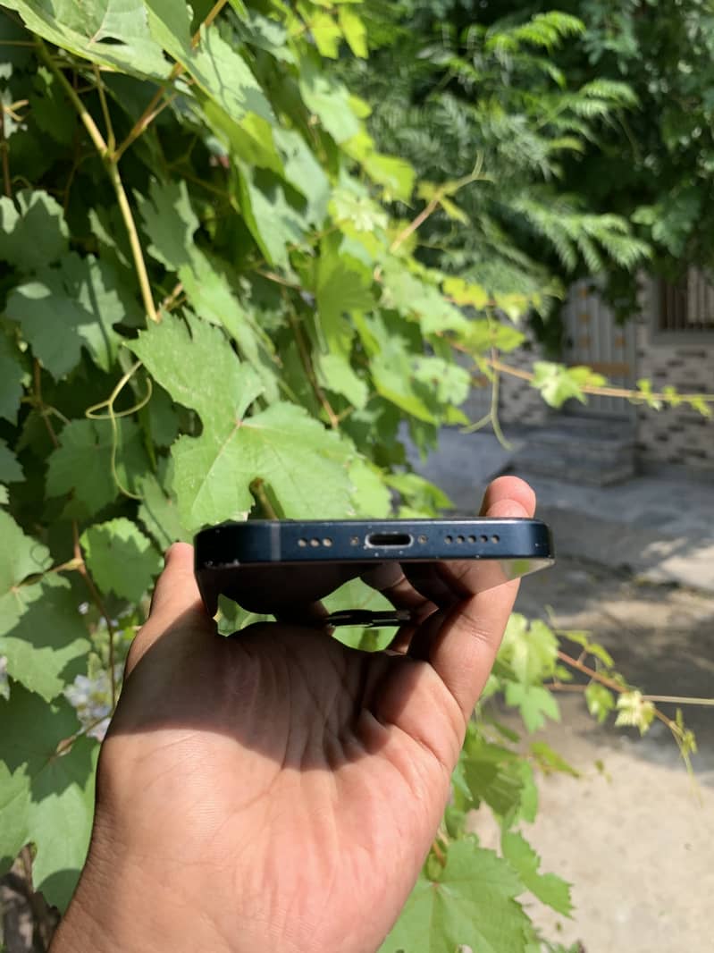 Apple iPhone 13 3