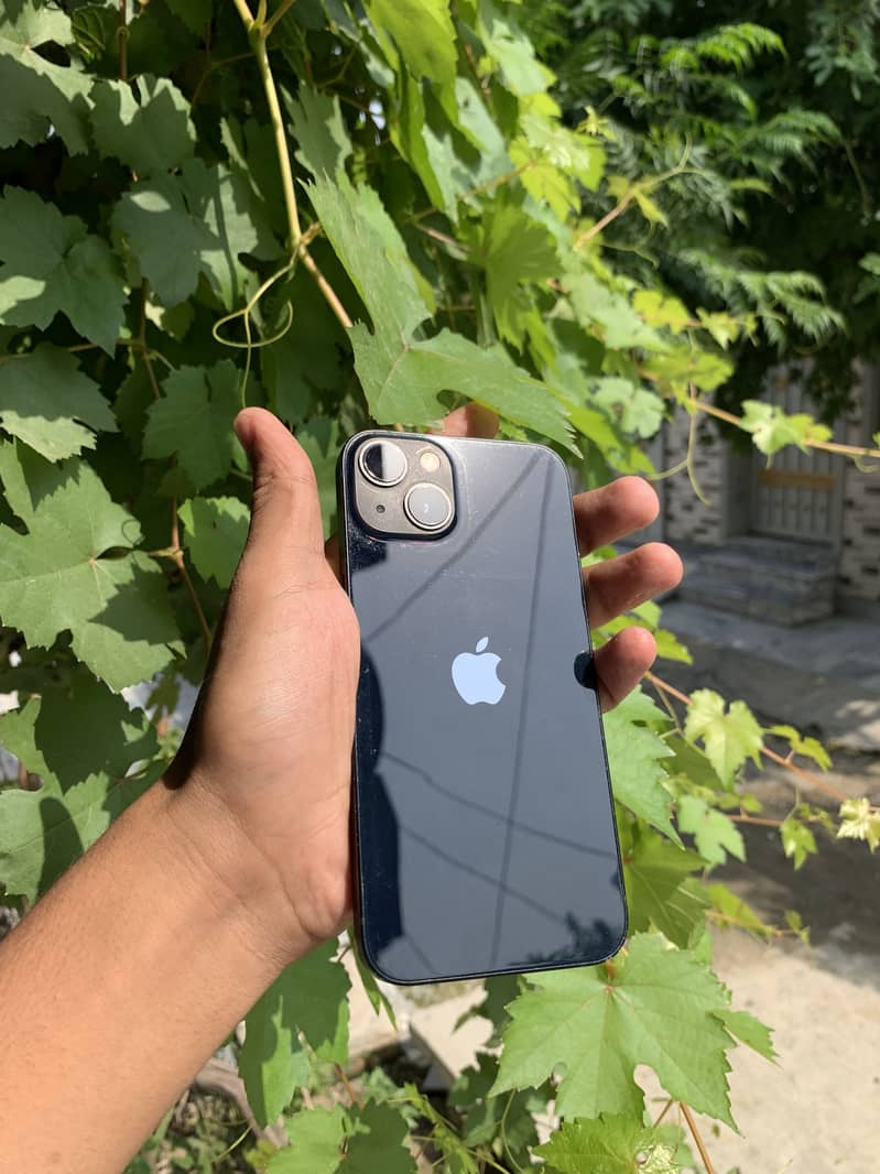 Apple iPhone 13 4