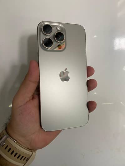 Apple iPhone 16 Pro Max
