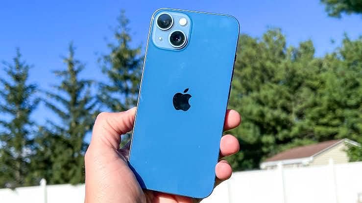 Apple iPhone 13 0